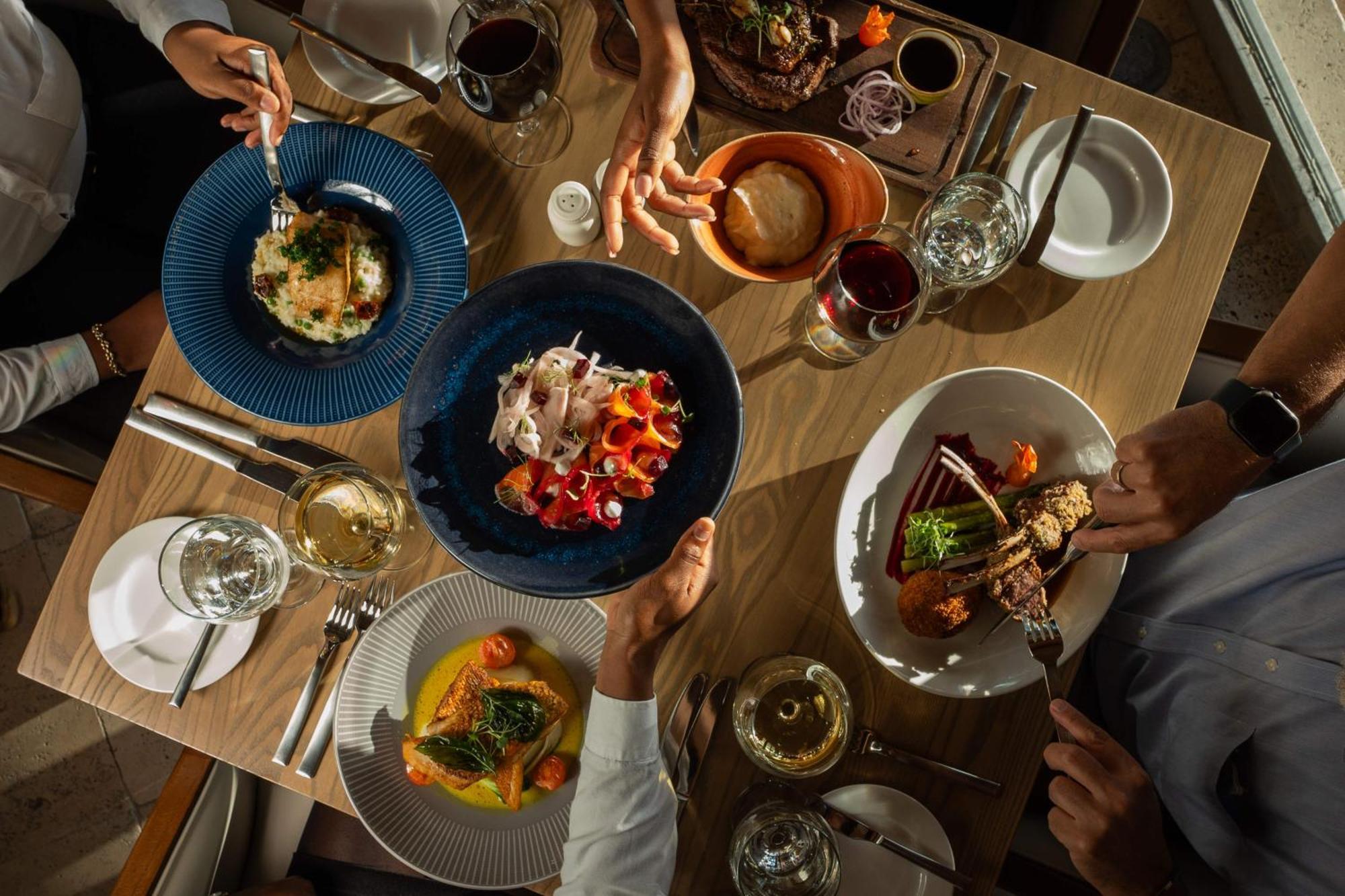 สครับ ไอส์แลนด์ รีสอร์ต สปา แอนด์ มารีนา ออโตกราฟ คอลเลคชั่น Hotel East End ภายนอก รูปภาพ